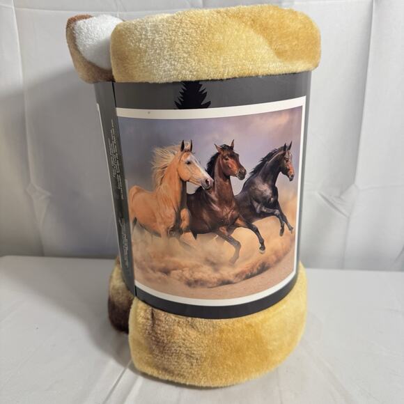 Horse Throw Blanket Plush Fleece Persis Clayton Weirs Northwest 50 In. X 60 In. - Picture 1 of 6